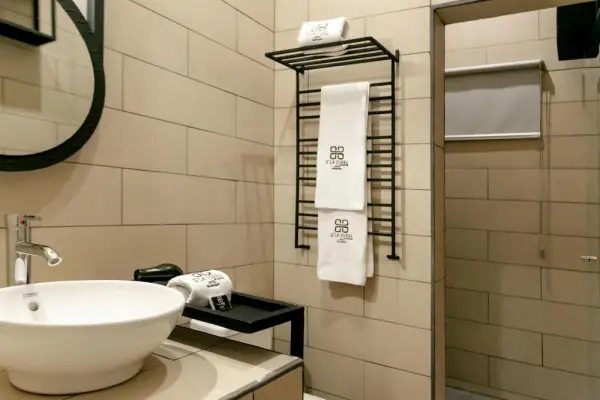 D' LA TORRE HOTEL 4