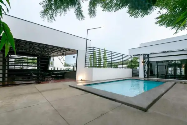D' LA TORRE HOTEL 5